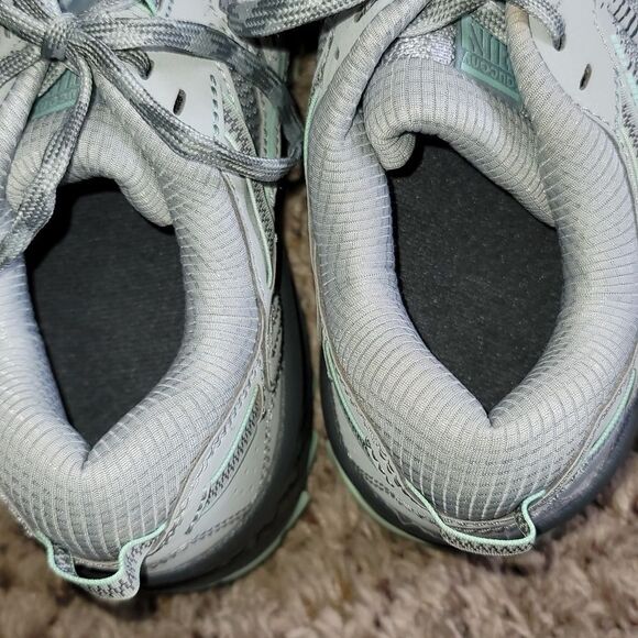 Saucony Shoes - Picture 7 of 10